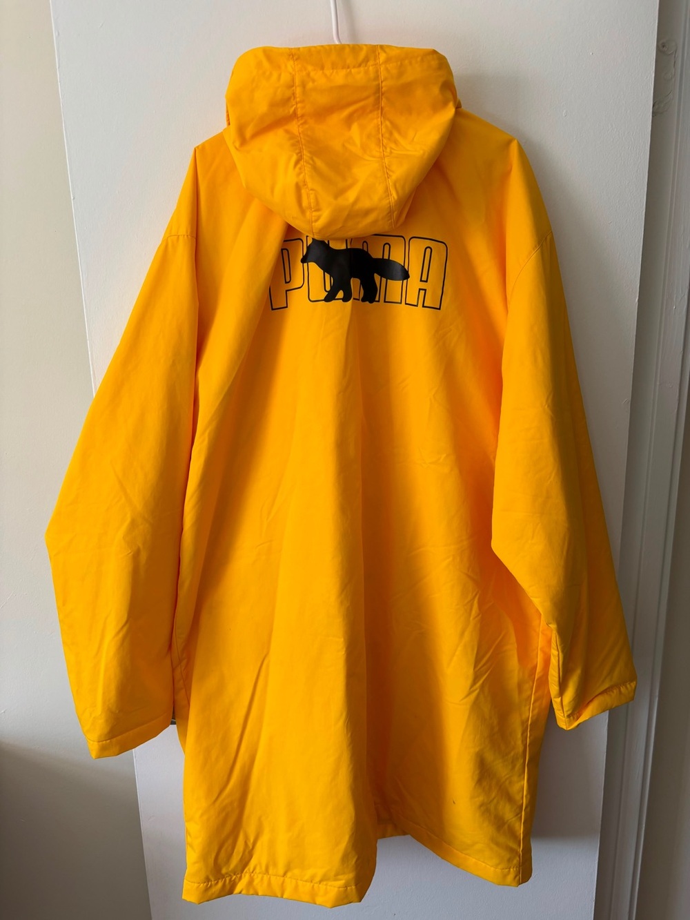 Puma Madison Yellow Packable Shell Jacket with Subtle Logo Patch - Picture 3 of 10